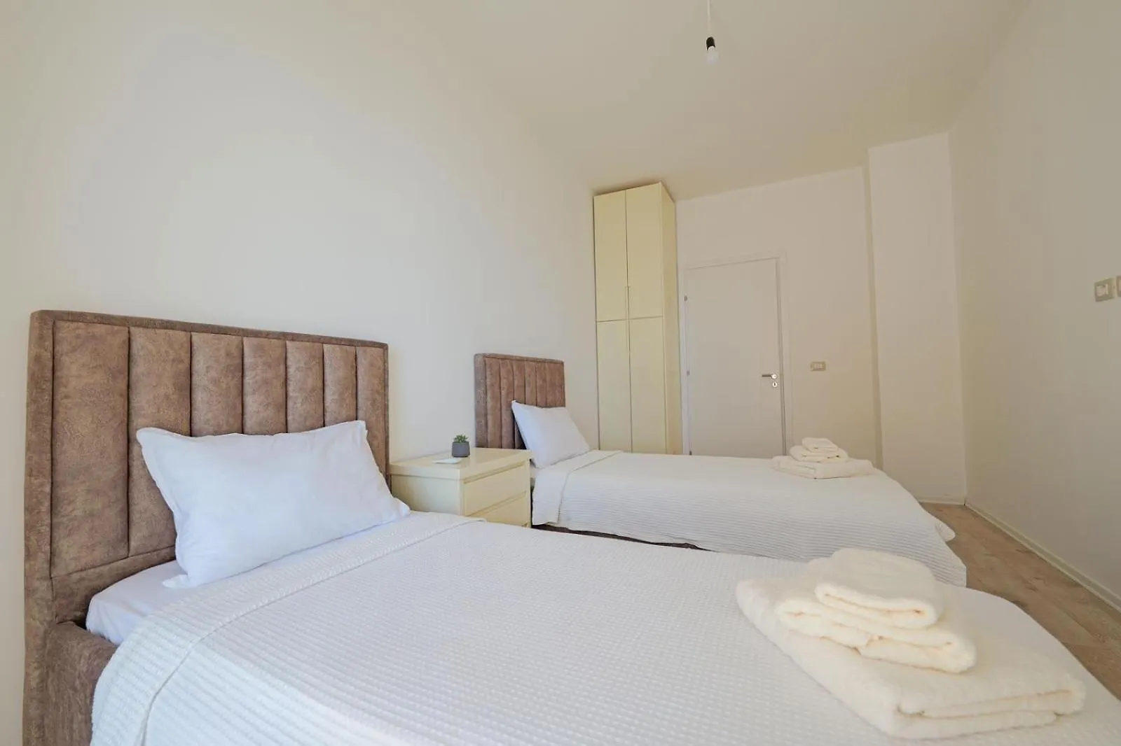 Pepper 40 Saints Apartments Saranda