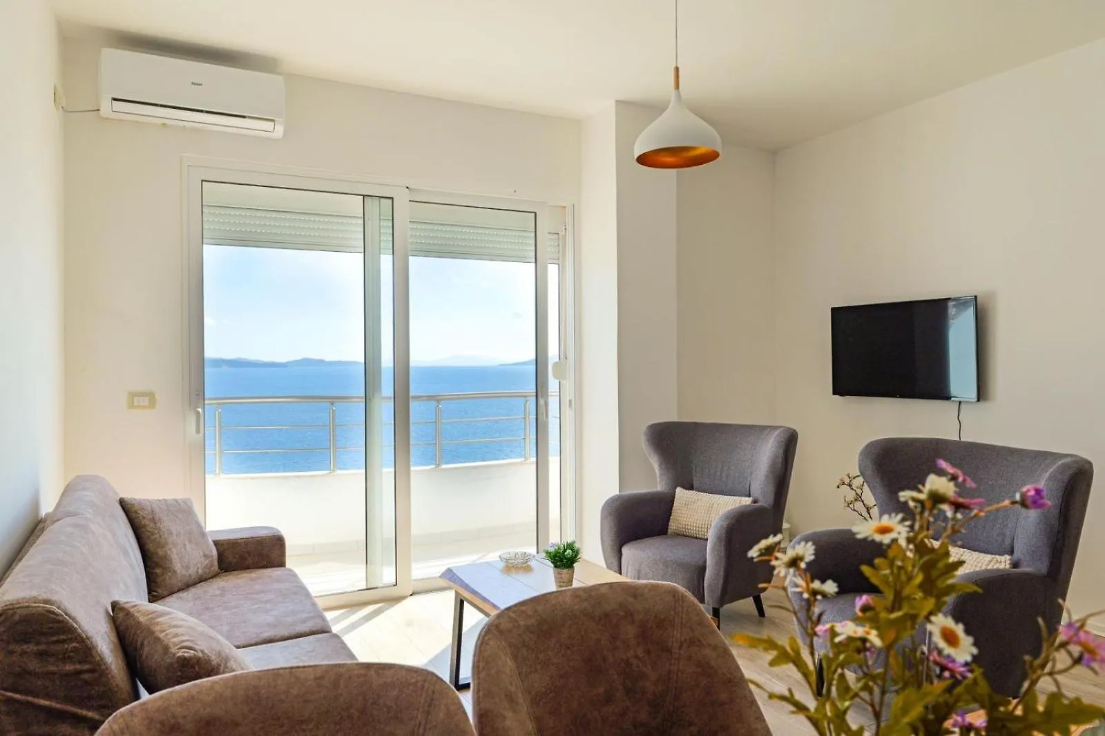 Pepper 40 Saints Apartments Sarande
