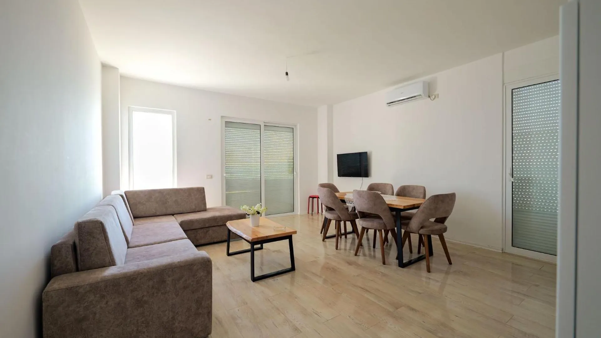 Pepper 40 Saints Apartments Saranda