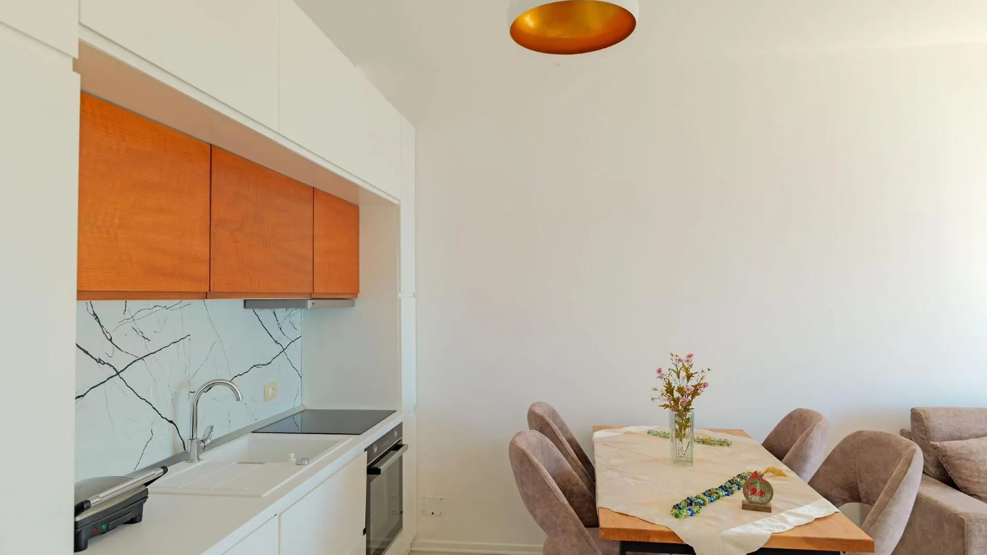 Pepper 40 Saints Apartments Saranda