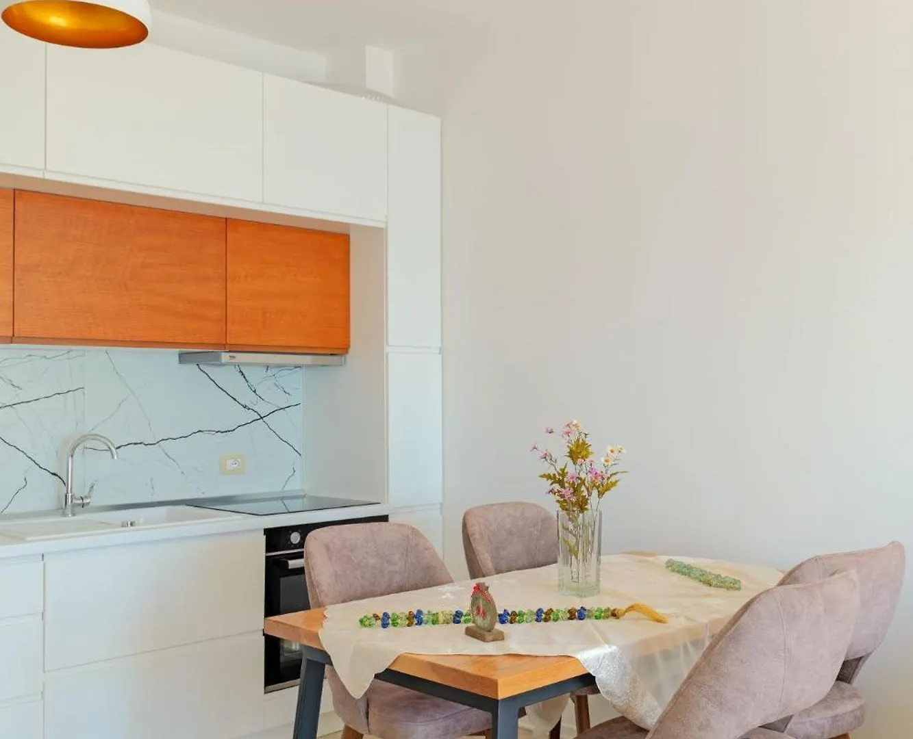 Pepper 40 Saints Apartments Saranda