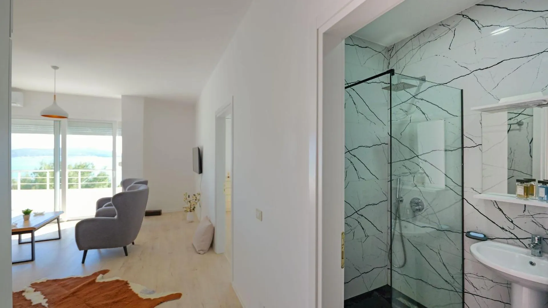Pepper 40 Saints Apartments Sarande